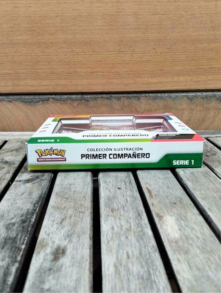 Pokémon TCG Colección Ilustración Primer Compañero