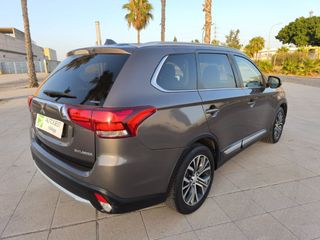 MITSUBISHI Outlander 220 DID Kaiteki Auto 4WD