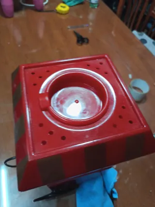 Máquina de Palomitas Roja y Dorada