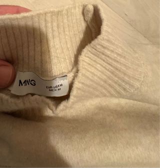 Jersey Mango cuello alto beige T/M