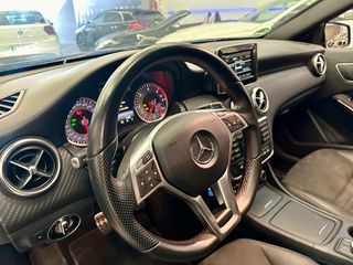 Mercedes-Benz Clase A220 AMG LINE 4MATIC