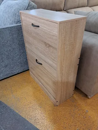 Zapatero de madera nuevo