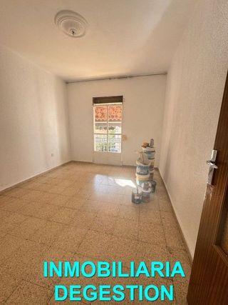 Piso en venta en Linares