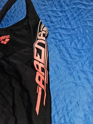 Costume Arena intero nero e rosa