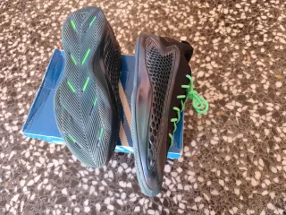 Zapatillas Baloncesto Adidas Negras y Verdes