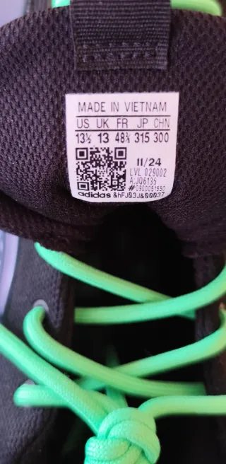 Zapatillas Baloncesto Adidas Negras y Verdes