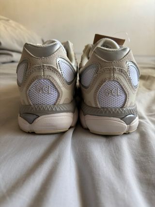Zapatos Asics Gel NYC Beige/Gris