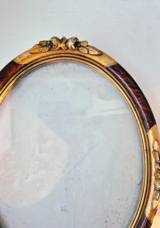 Cornice ovale Luigi XVI marrone/oro