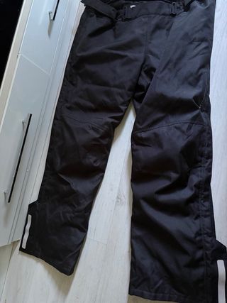 Pantalones Moto Impermeables Negros. Marca Reviti