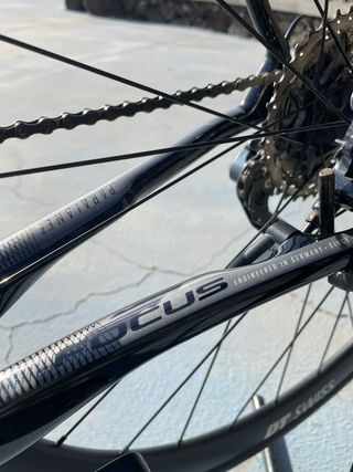 Bicicleta Eléctrica Carretera Focus Paralane 2