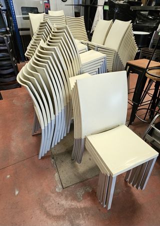 Lote sillas apilables color crema