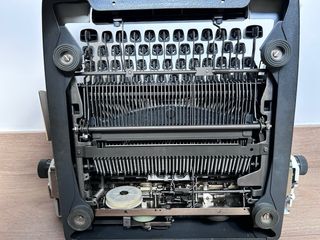 Máquina de escribir OLYMPIA SM9 - 1974