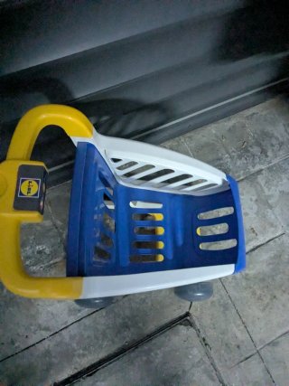 Tienda Lidl con carrito y accesorios