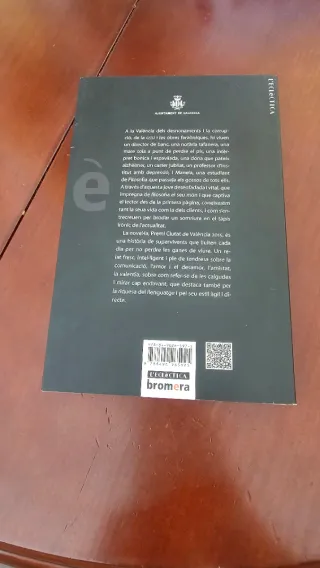 La passejadora de gossos (L'Eclèctica) (Catalan...