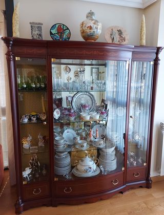 Vitrina Clásica Elegante Madera y Cristal