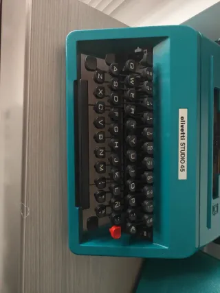 Máquina de escribir Olivetti Studio 45