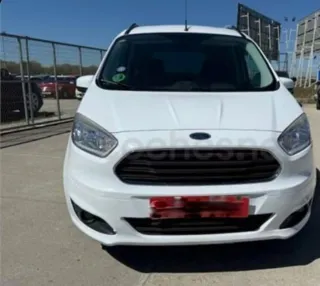 Ford E-Tourneo Courier 2015