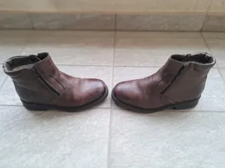 Stivali marroni con zip