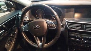 Infiniti Q30 1.6T 90 kW (122 CV)