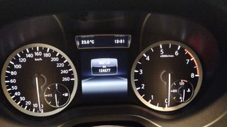 Infiniti Q30 1.6T 90 kW (122 CV)