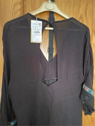 Vestido negro Pull&Bear bordado en talla L