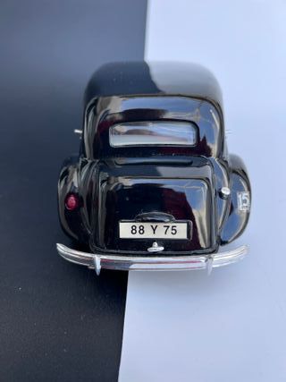 Citroën 15 CV 6 Cilindros (1952) 1/18 Maisto