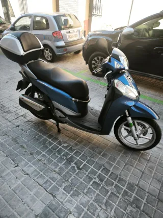 Honda SH300i Scooter Azul