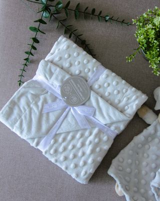Conjunto Manta e Doudou de Bebé
