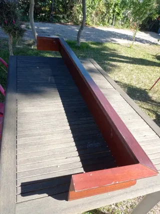 Galería para cortinas de madera en color sapeli