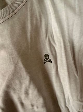 Camiseta Scalpers verde oliva con calavera