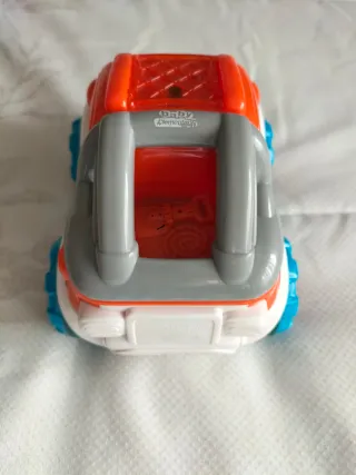 Coche teledirigido-volteretas infantil clementoni