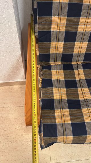 Sofá cama con cajones y cojines