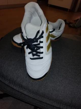 Zapatillas fútbol sala Adidas niño T41.5