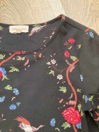 Camisa estampada flores y aves