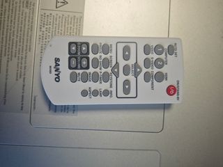 Proyector Sanyo WXGA 2500 lúmenes