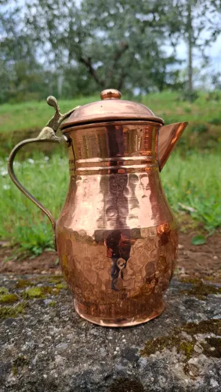 Caffettiera in rame martellato