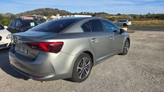Toyota Avensis 2015