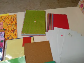 Material manualidades: Goma Eva, fieltro y papeles