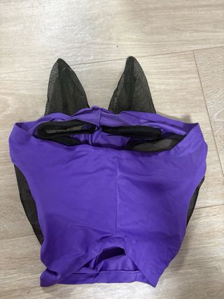 Mascara caballo antimosquitos