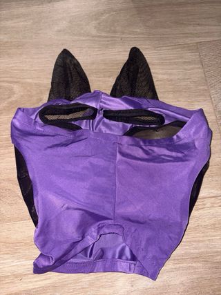 Mascara caballo antimosquitos