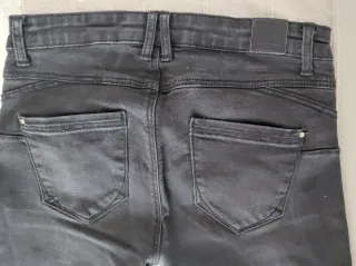Vaqueros negros Stradivarius mujer