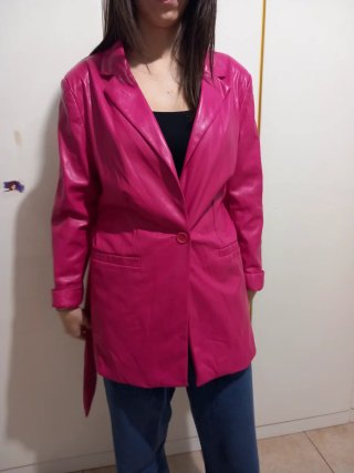 Blazer rosa effetto pelle