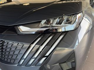 PEUGEOT 3008 Hybrid 3 1.2 100KW eDCS6 / Allure