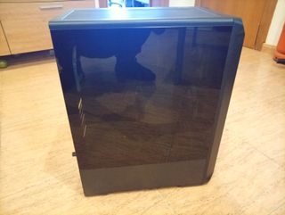 Caja de PC Torre Negra