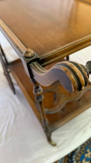 Carrito de bebidas antiguo de madera