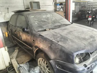 Volkswagen Golf 2000