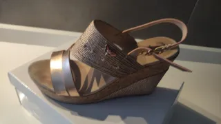 Sandalias de vestir doradas y plateadas T37