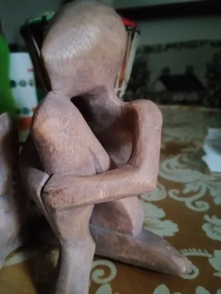 Figuras de madera decorativas