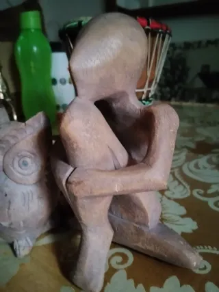 Figuras de madera decorativas