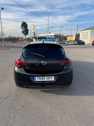 Opel Astra 2011